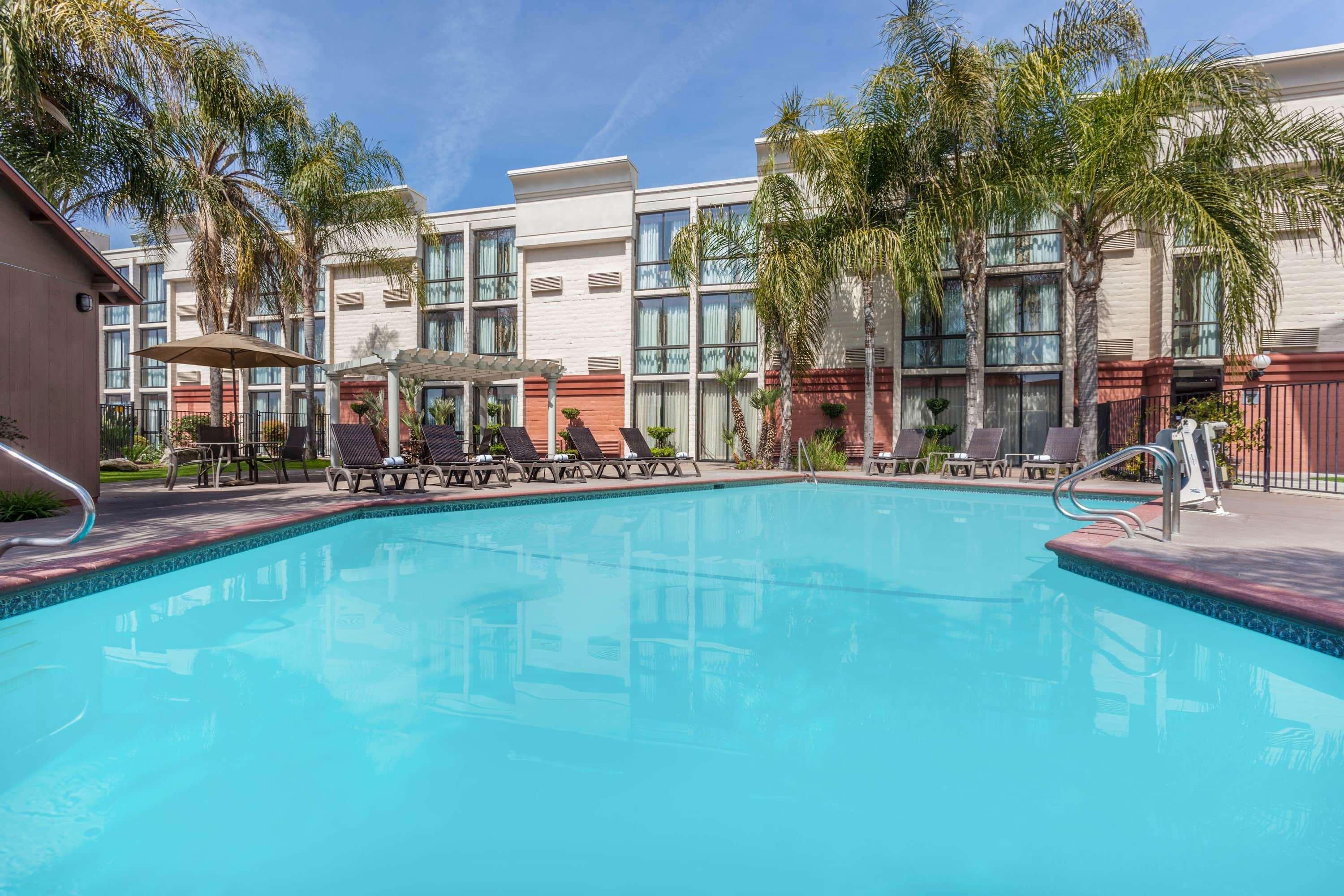 Wyndham Visalia Hotel Luaran gambar