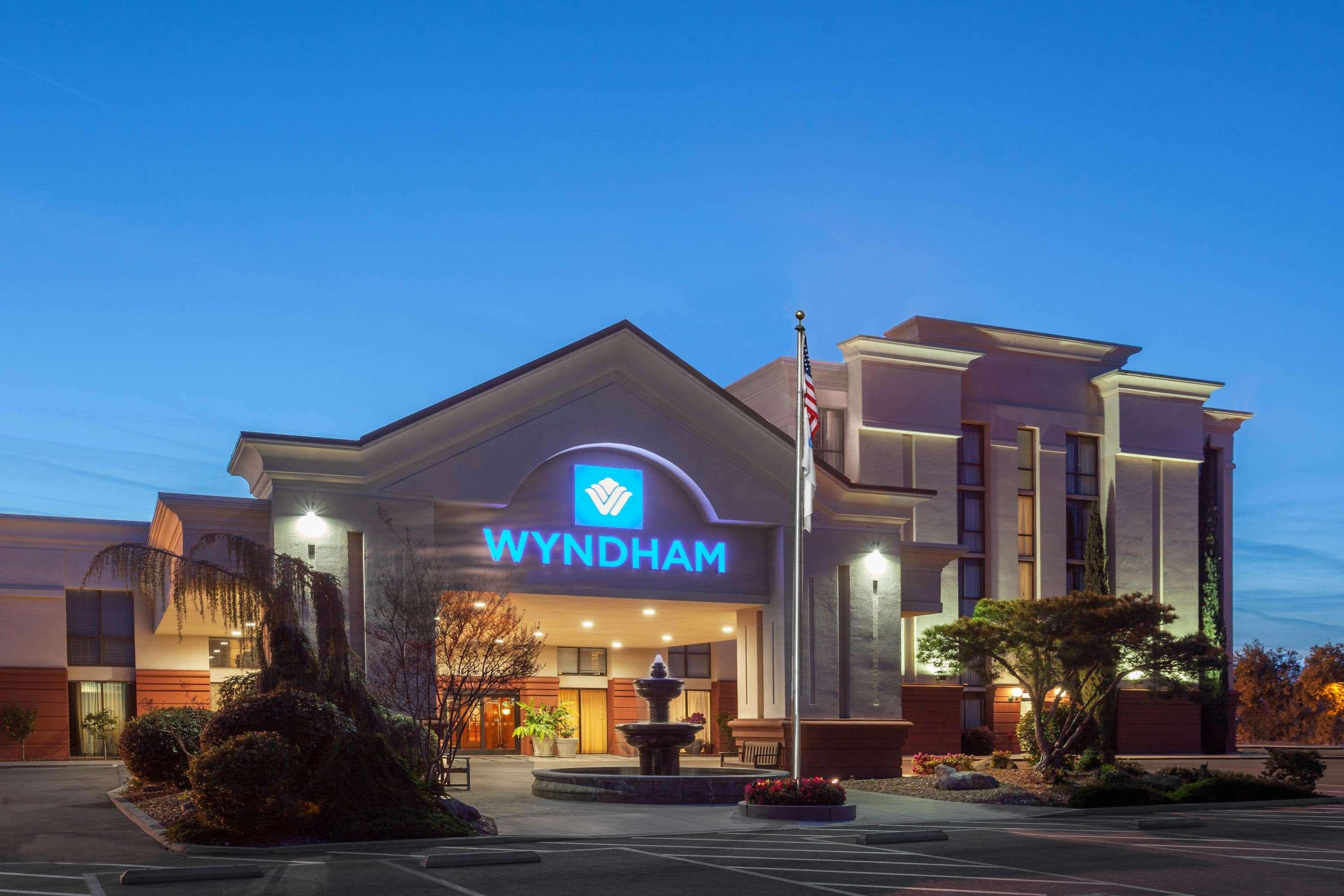 Wyndham Visalia Hotel Luaran gambar