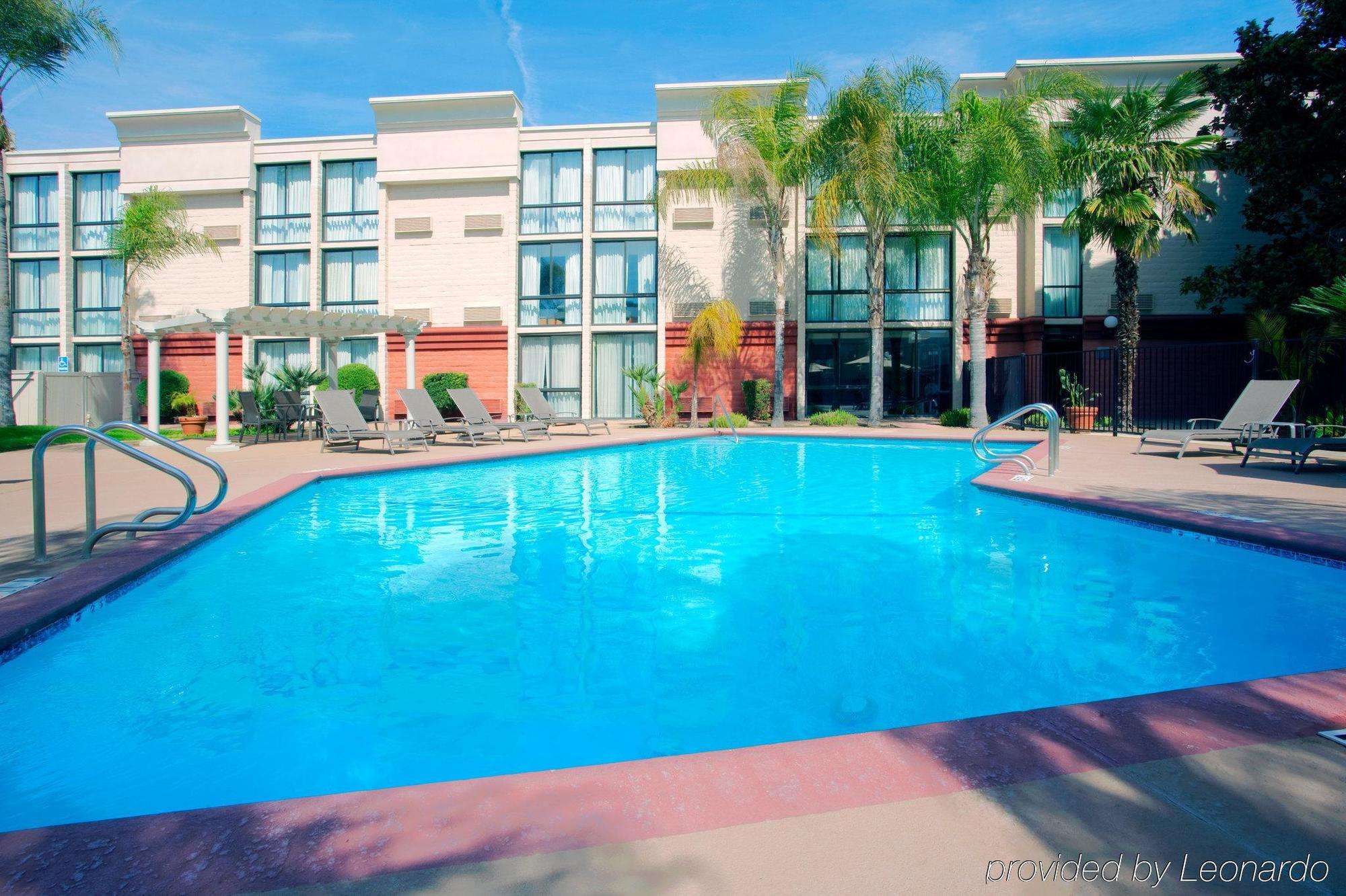 Wyndham Visalia Hotel Kemudahan gambar