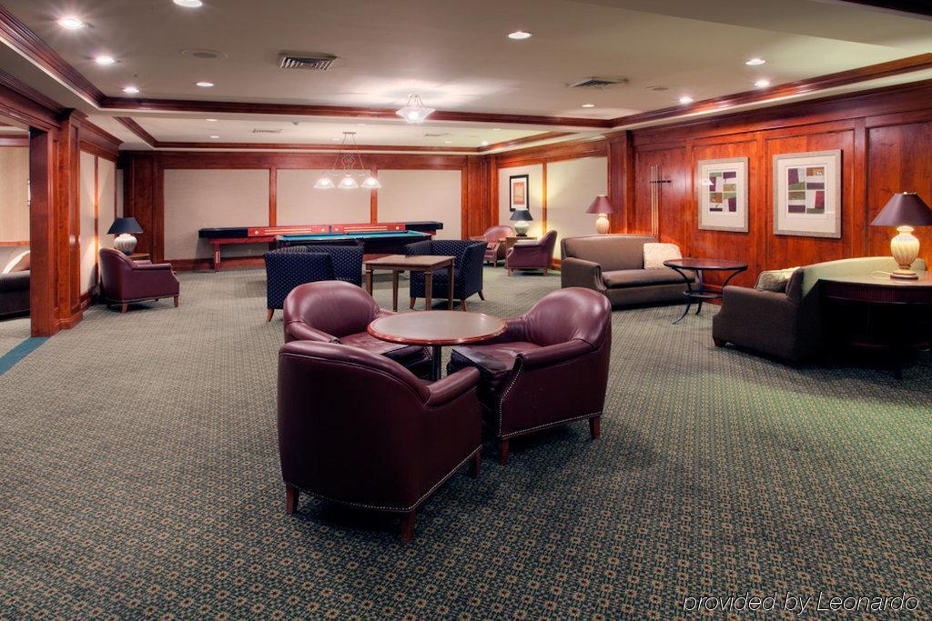 Wyndham Visalia Hotel Dalaman gambar